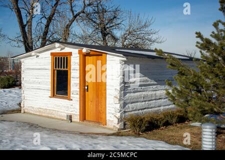 Historisches Fort Log House im Westen Kanadas Stockfoto