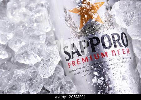 POSEN, POL - 26. JUN 2020: Dose Sapporo Bier, ein Produkt der Sapporo Breweries, einer japanischen Bierbrauerei, die 1876 gegründet wurde. Stockfoto