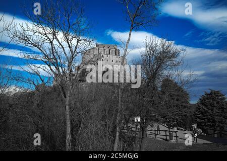 Sacra di San Michele in Susa in Italien. Stockfoto