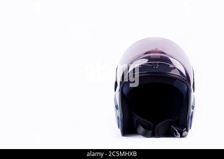 Motorrad Helm auf weißem Hintergrund Helm Sicherheitsobjekt isoliert Stockfoto