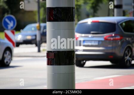 Nahaufnahme einer Geschwindigkeitsfalle Stockfoto