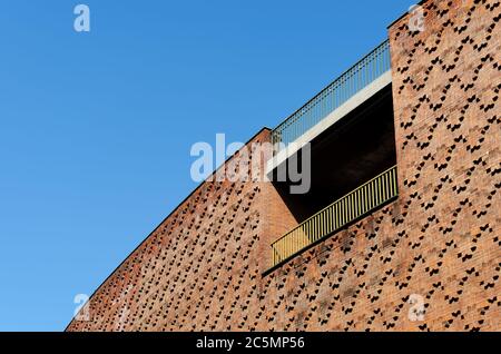 Die Mauern des 'Teatro Regio' ('Königliches Theater') von Turin, in Italien, Beispiel der modernen Architektur der Stadt. Das ursprüngliche Theater wurde b zerstört Stockfoto