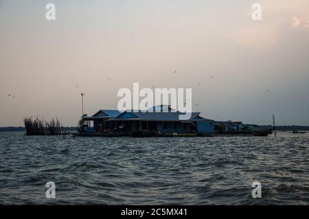 KHM - ENV - TONLE SAP Porträt der Tonle SAP Region, dem größten See Südostasiens mit einem einzigartigen Naturphänomen, das jetzt bedroht ist. Stockfoto