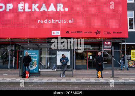 Amsterdam. Die Situation der Niederlande im Zusammenhang mit dem Coronavirus, wo die Mehrheit der Unternehmen fest ist und Sicherheitsmaßnahmen getroffen wurden Stockfoto