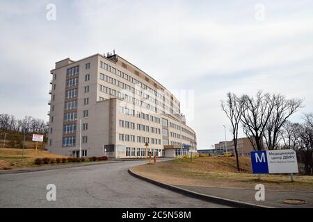 Wladiwostok, Russland - 28. April 2019: Das medizinische Zentrum der Far Eastern Federal University ist eine Hochschule in der I befindet Stockfoto