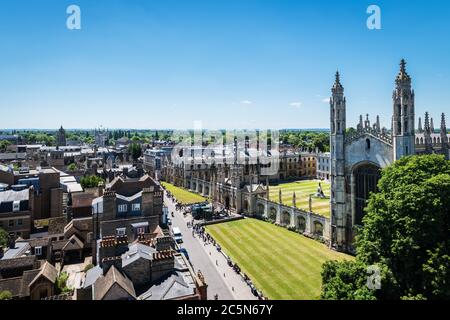 CAMBRIDGE, UK - 22. JUNI 2018: Luftaufnahme der King’s College Chapel in Cambridge, eines der größten Beispiele der spätgotischen englischen Architektur. Stockfoto