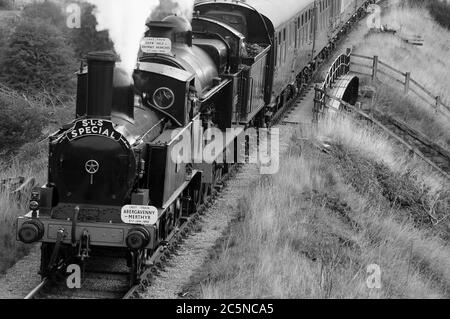 1054 und 49395 Doppelkurs in der Nähe von Big Pit. Stockfoto