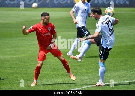 München, Deutschland. Juli 2020. Dennis ERDMANN (1860), Action, Duelle gegen Fatih KAYA (IN). Fußball 3. Liga, 38. Spieltag, TSV München 1860-FC Ingolstadt, am 04.07.2020. Stadion an der Grünwalder Straße in München, die DFL-VORSCHRIFTEN VERBIETEN DIE VERWENDUNG VON FOTOGRAFIEN ALS BILDSEQUENZEN UND/ODER QUASI-VIDEO. Quelle: dpa/Alamy Live News Stockfoto