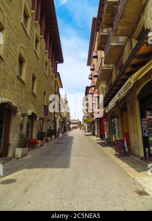 San Marino, San Marino Republik - 16. Juni 2017: Architektur der Altstadt in San Marino Stockfoto