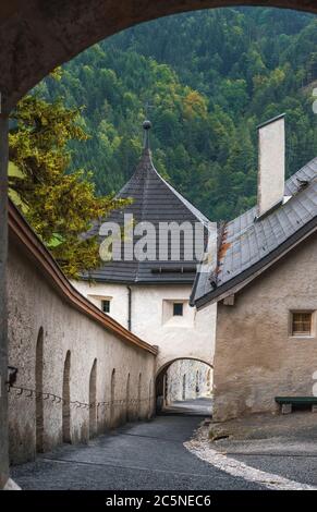 Besuch der Burg Hohenwerfen im Salzkammergut, Österreich Stockfoto