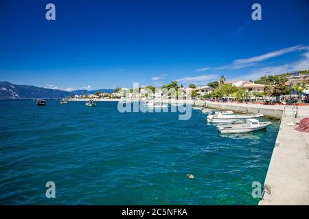 Schöner Panoramablick auf den Hafen in Agios Georgios bei Lichados, Evia, Griechenland. Europa. Stockfoto