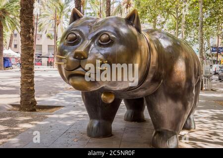Barcelona, Spanien - 4. Juli 2016: Skulptur El Gato de Botero der Katze im Viertel El Raval von Barcelona Stockfoto