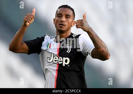 Turin, Italien. Juli 2020. TURIN, ITALIEN - 04. Juli 2020: Danilo von Juventus FC Gesten während der Serie A Fußballspiel zwischen Juventus FC und Turin FC. (Foto von Nicolò Campo/Sipa USA) Quelle: SIPA USA/Alamy Live News Stockfoto