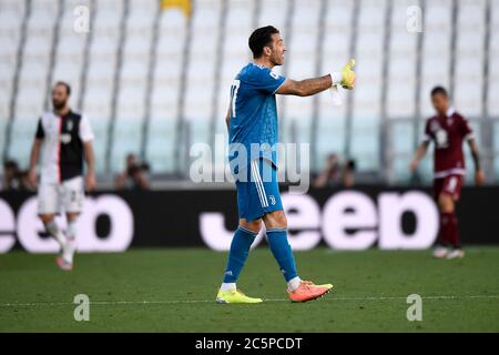 Turin, Italien. Juli 2020. TURIN, ITALIEN - 04. Juli 2020: Gianluigi Buffon von Juventus FC Gesten am Ende der Serie A Fußballspiel zwischen Juventus FC und Turin FC. (Foto von Nicolò Campo/Sipa USA) Quelle: SIPA USA/Alamy Live News Stockfoto