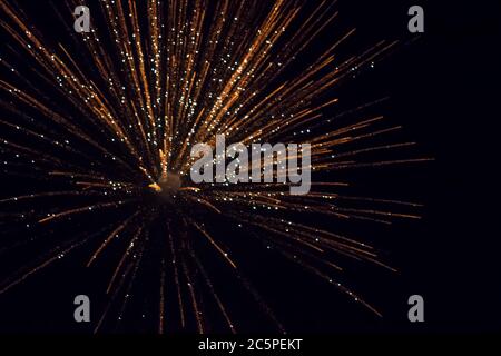 Happy diwali - Feuerkracker am Himmel - Skyshot Stockfoto