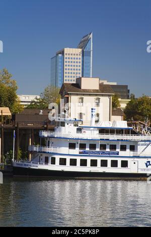 Kaiserin Hornblower Ausflugsboot auf dem Sacramento River, alte Stadt Sacramento, Kalifornien, USA Stockfoto