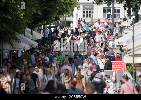 Fußgängerzone Helden der Monte Cassino Straße (ulica Bohaterow Monte Cassino Monciak) in Sopot, Polen. 14. Juni 2020 © Wojciech Strozyk / Alamy Sto Stockfoto