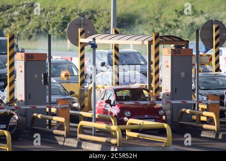 Mautstation auf der Autostrada A1, genannt Amber Highway (Autostrada Bursztynowa) in Rusocin, Polen. 14. Juni 2020 © Wojciech Strozyk / Alamy Stock Photo Stockfoto