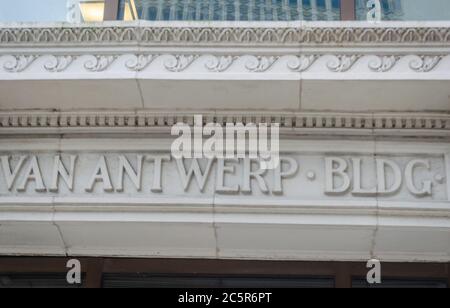 Das Van Antwerp Gebäude ist am 3. Juli 2020 in Mobile, Alabama, abgebildet. Es wurde 1907 erbaut und war der erste Stahlbetonhochhaus des Landes. Stockfoto