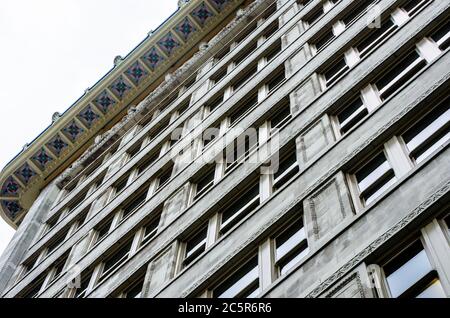 Das Van Antwerp Gebäude ist am 3. Juli 2020 in Mobile, Alabama, abgebildet. Es wurde 1907 erbaut und war der erste Stahlbetonhochhaus des Landes. Stockfoto