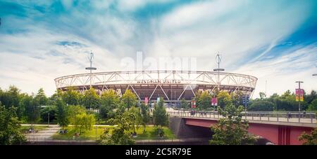 LONDON, UNITED KINDOM - 2. Juni 2020 : West Ham United Fußballstadion während der Sperre im Stratford Olympic Park, London. Stockfoto