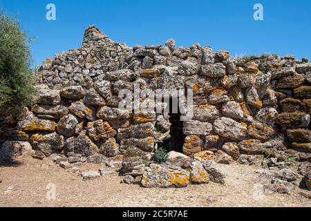 Nuraghe Arrubiu. Der Nuraghe Arrubiu ist einer der größten nuraghes in Sardinien. Es befindet sich in Orroli, in der Provinz Süd-Sardinien. Sein Name Stockfoto