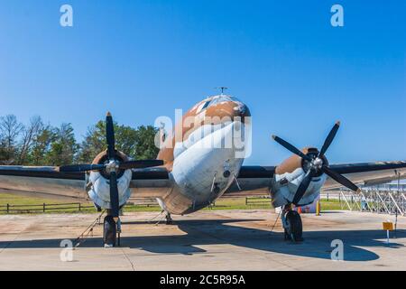 Curtiss C-46 Commando R5C-1 im Naval Air Museum in Pensacola, Florida - Heimat der Blue Angels. Stockfoto