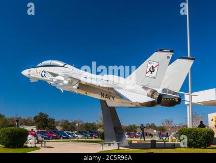 Grumman F-14A Tomcat im Naval Air Museum in Pensacola, Florida - Heimat der Blue Angels. Stockfoto