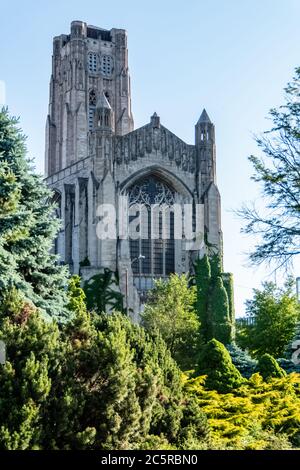 Rockefeller Memorial Chapel. Eine neugotische Kapelle auf dem Campus der University of Chicago in Chicago, Illinois, USA. Stockfoto