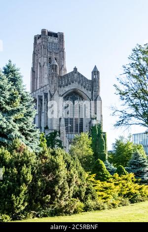 Rockefeller Memorial Chapel. Eine neugotische Kapelle auf dem Campus der University of Chicago in Chicago, Illinois, USA. Stockfoto