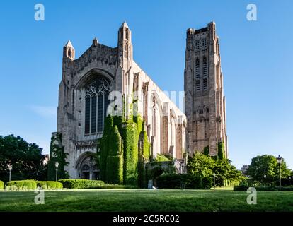 Rockefeller Memorial Chapel. Eine neugotische Kapelle auf dem Campus der University of Chicago in Chicago, Illinois, USA. Stockfoto