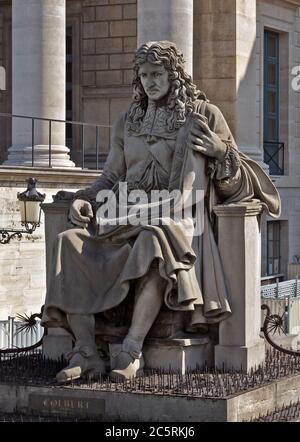Statue des Palais Bourbon (1724) - Palast am linken seine-Ufer, gegenüber dem Place de la Concorde in Paris. Palais Bourbon ist Sitz der französischen Nationalversammlung Stockfoto