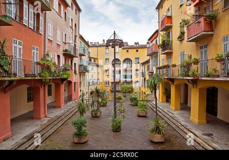 Häuser in der Altstadt von Nizza, Frankreich Stockfoto