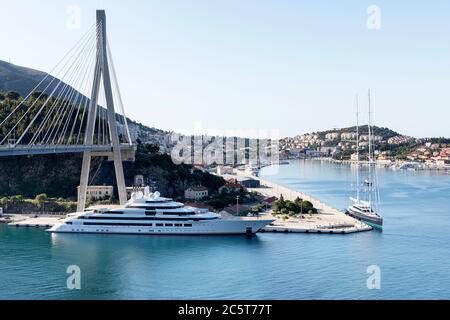 superyacht im Hafen Luka Gruz, Dubrovnik Stockfoto