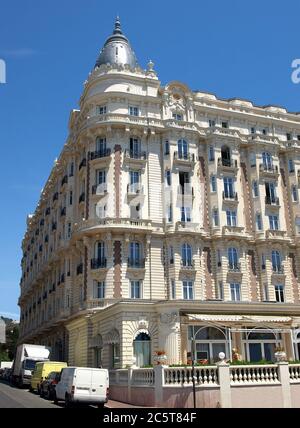 Luxushotel an der Promenade Croisette in Cannes Frankreich. Stockfoto