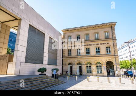Allgemeine Ansicht des Empfangsgebäudes des Ministeriums für Wirtschaft und Finanzen im Bercy-Viertel in Paris, Frankreich. Stockfoto