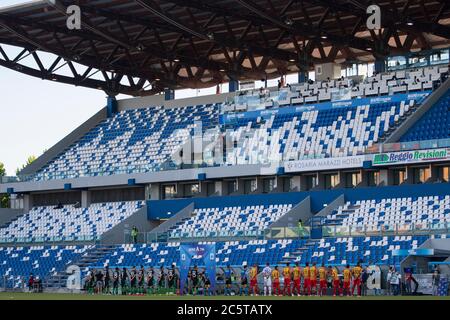 Allgemeine Ansicht Mapei Stadium während des italienischen 'Serie A'-Spiels zwischen Sassuolo 4-2 Cagliari im Mapei Stadium am 04. Juli 2020 in Reggio Emilia, Italien. Quelle: Maurizio Borsari/AFLO/Alamy Live News Stockfoto