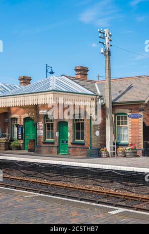 North Norfolk Railway, Blick auf die Plattform und Gebäude der North Norfolk Railway, einem alten Bahnhof in Sheringham, Norfolk, East Anglia, UK Stockfoto