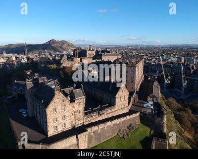 Edinburgh Castle aus der Luft Stockfoto