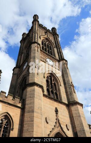 St. Luke's Church in Liverpool, Großbritannien. Das Wahrzeichen ist auch als bombardierte Kirche bekannt, die 1941 durch Liverpool Blitz beschädigt wurde. Stockfoto