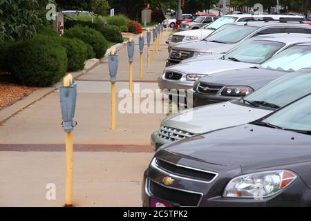 TOPEKA, USA - 25. JUNI 2013: Parkuhren in Topeka, Kansas, USA. Topeka ist die Hauptstadt des Bundesstaates Kansas und die viertgrößte Stockfoto