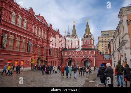 Moskau, Russland. Auferstehungstor oder Iversky-Tor (Iverskaya Chasovnya), Hauptzugang zum Roten Platz. Stockfoto