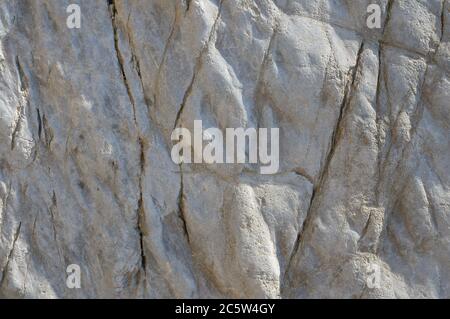 Textur eines dunkelgrauen Granitsteins oder Hintergrund für Design. Die Oberfläche des Steins von der Textur Oberflächen für die Fliesen. Stockfoto