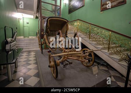 Moskau, Russland. Innenraum des Staatlichen Historischen Museums (Geschichtsmuseum) und eines Teils des Kremls auf dem Roten Platz in Moskau. Stockfoto