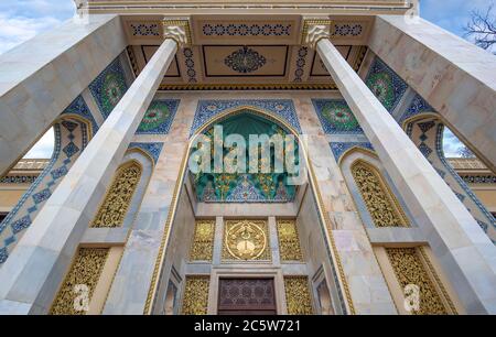 Der aserbaidschanische Pavillon im VDNH expo Center in Moskau, Russland. Traditioneller Moschee-Stil. Ausstellung der Errungenschaften der Volkswirtschaft Stockfoto