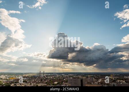 Croydon launischer Himmel Stockfoto