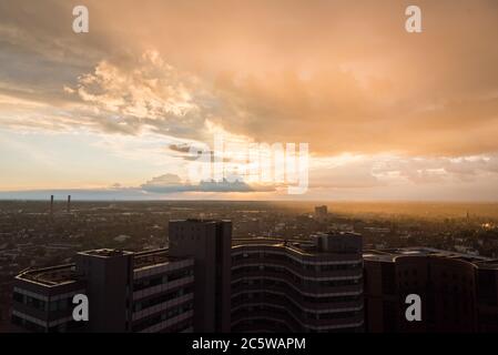 Croydon launischer Himmel Stockfoto