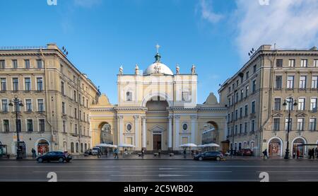 SANKT PETERSBURG, RUSSLAND. St. Catherine römisch-katholische Kirche gebaut von Vallin de la Mothe auf Newski Prospekt. Basilika der Heiligen Katharina von Alexandria Stockfoto