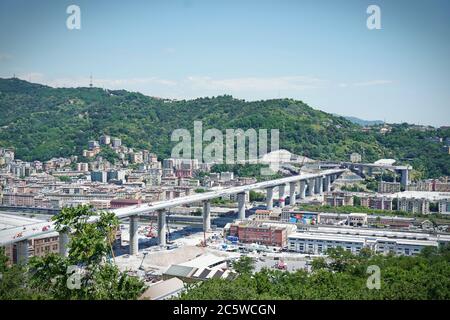 Baustelle der neuen Brücke von Genua von Renzo Piano entworfen. Genua, Italien - Juni 2020 Stockfoto