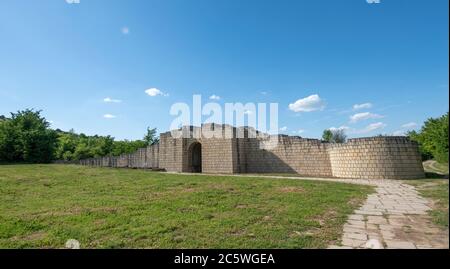 Großer Preslav (Veliki Preslav), Schumen, Bulgarien. Ruinen der Hauptstadt der ersten mittelalterlichen Festung des Bulgarischen Reiches Stockfoto